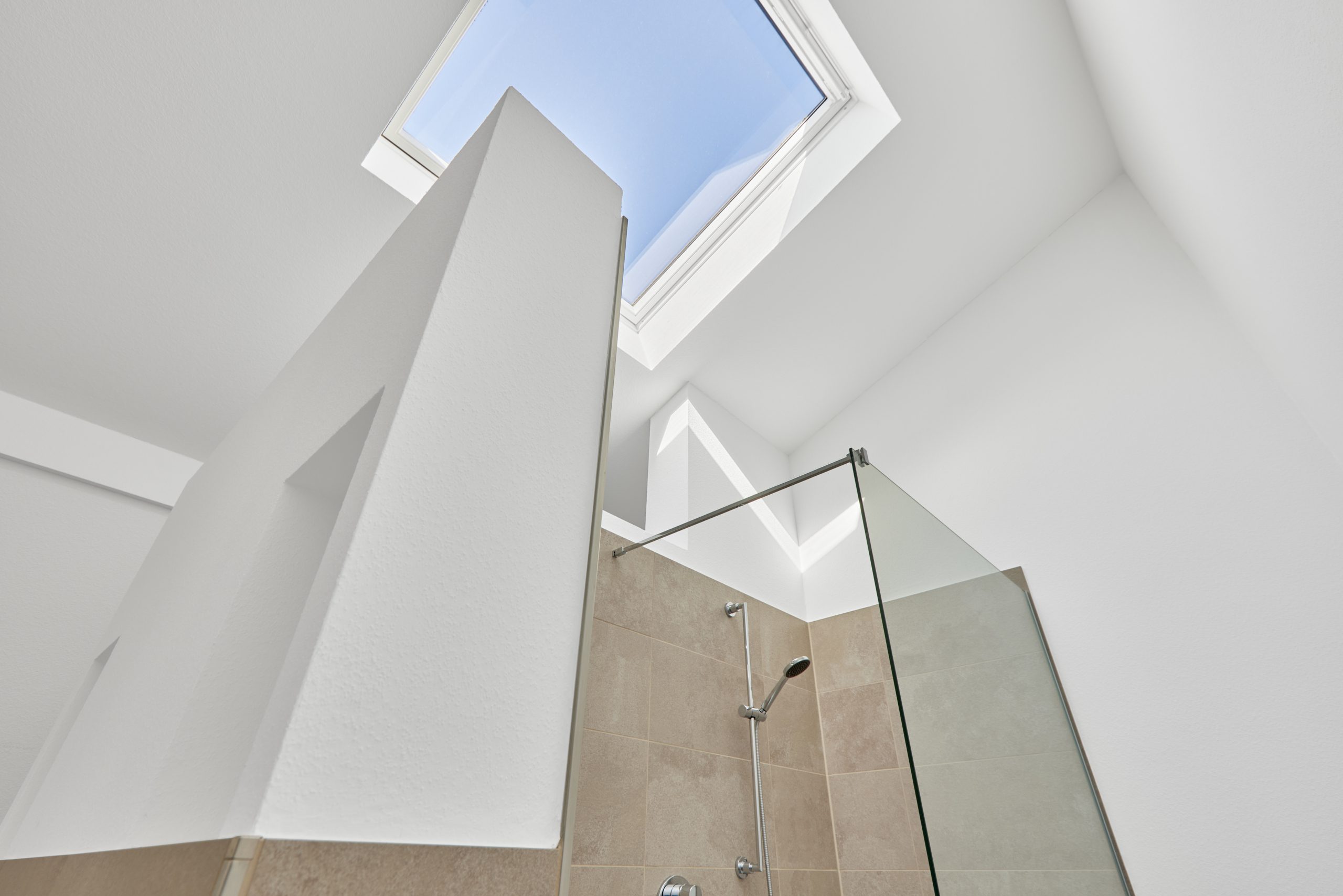 Master-Badezimmer im DG