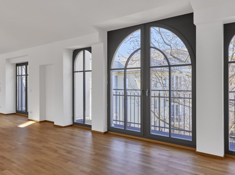 Romantische Bogenfenster