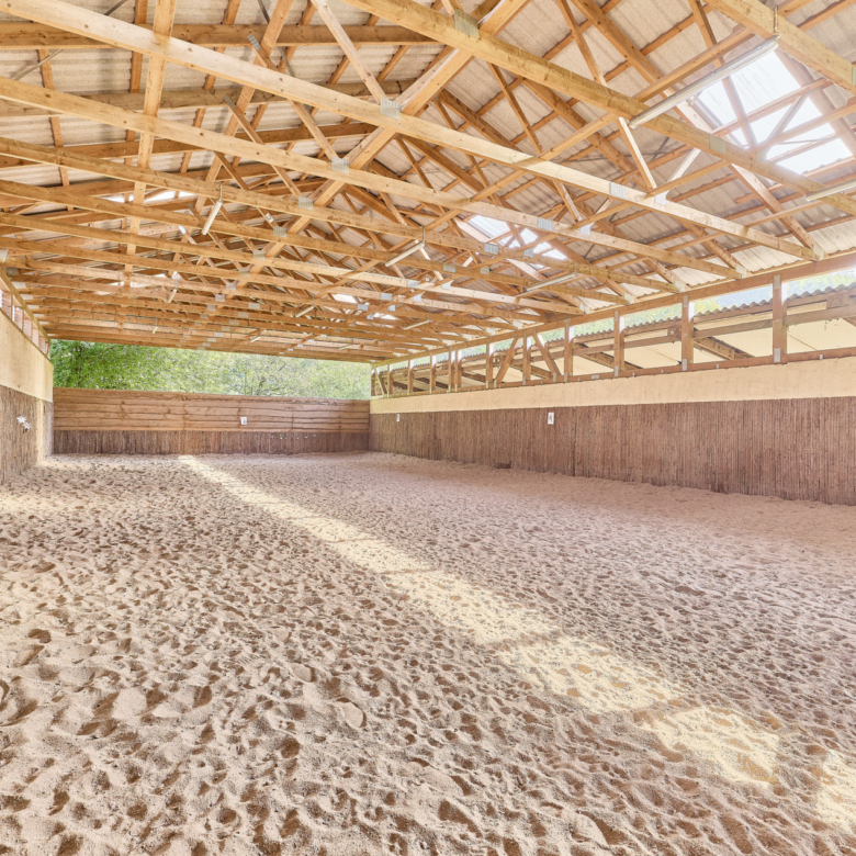 Pferdehof in Rheinland-Pfalz mit 8 Pferdeboxen und kleiner Halle in Niederhambach!