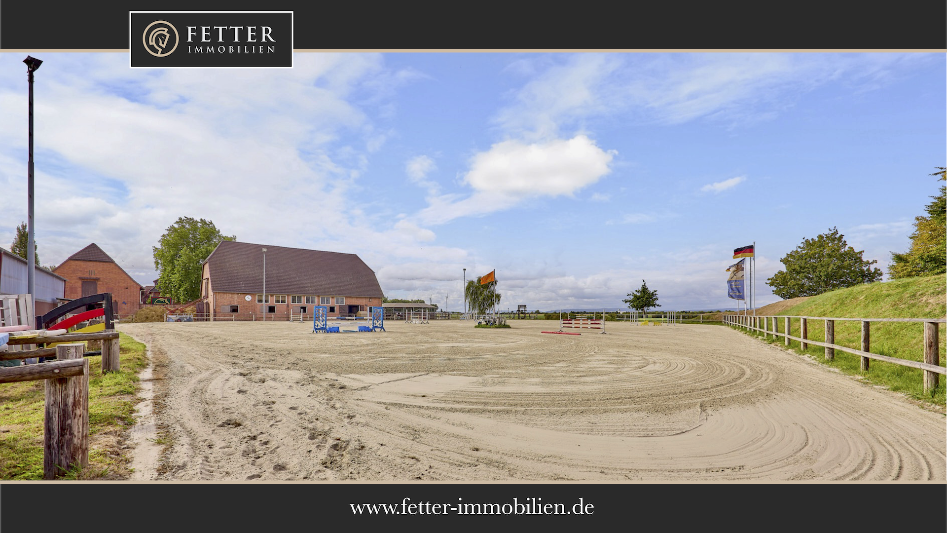 Reitanlage bei Hannover – 29 Pferdeboxen, professionelle Trainingsbedingungen & 4 Wohneinheiten!