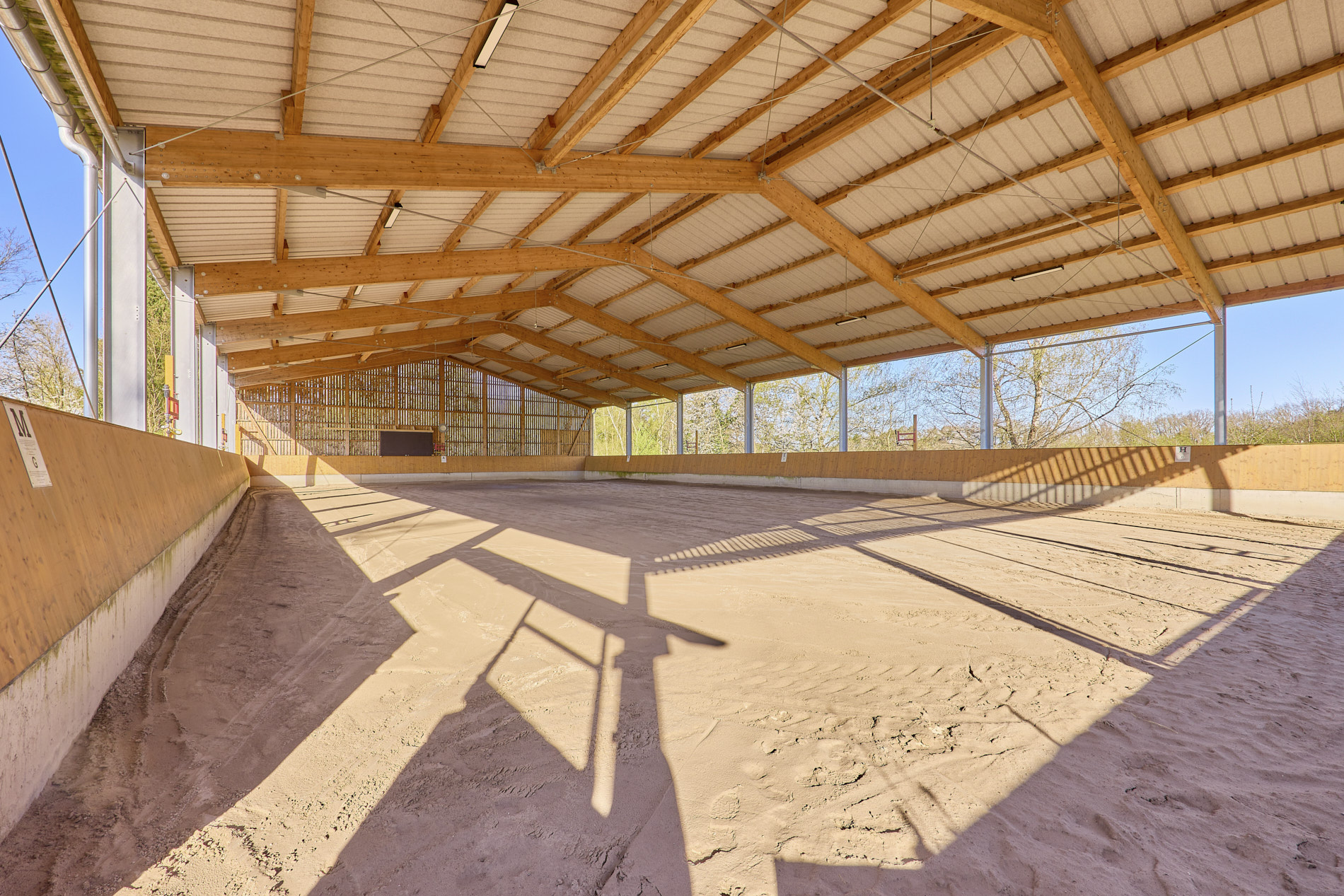 Reitanlage kaufen Rheinland-Pfalz – Moderne Reitanlage aus 2016 zwischen Alzey und Kaiserslautern zu verkaufen!