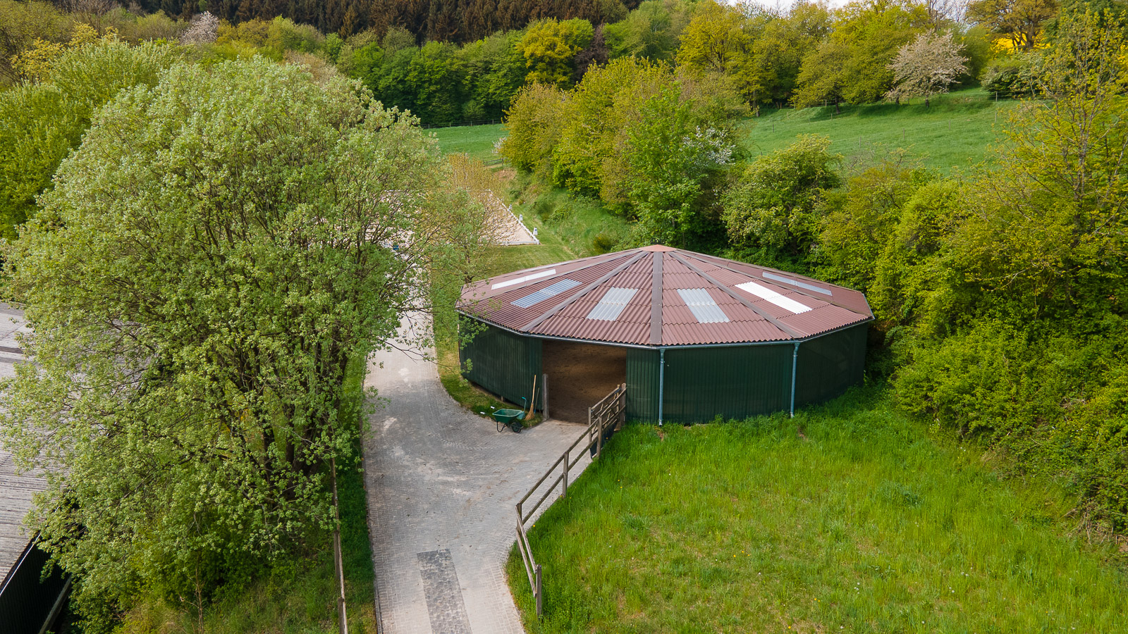 Reitanlage in Alleinlage bei St.Wendel zu verkaufen – fast 15 Hektar Land im Eigentum!