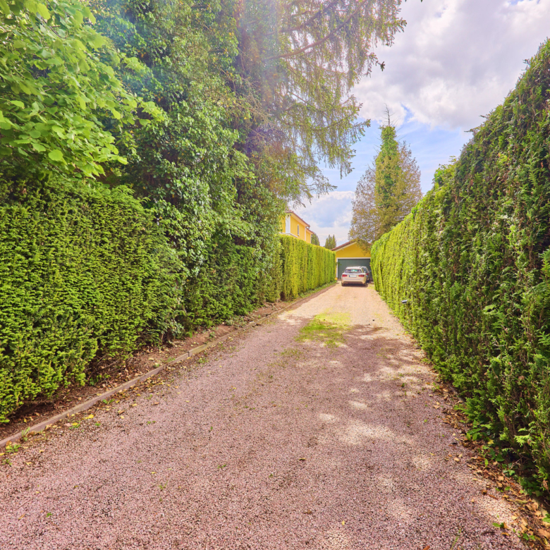 Villa bei Bad Kreuznach – Großzügiges Anwesen mit Nebengebäuden und parkähnlichem Grundstück in Bretzenheim!