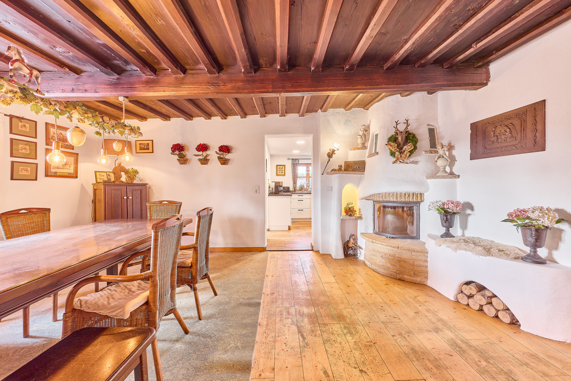 Landhaus in Bayern mit hochwertiger & privat genutzter Reitanlage inklusive Reithalle!