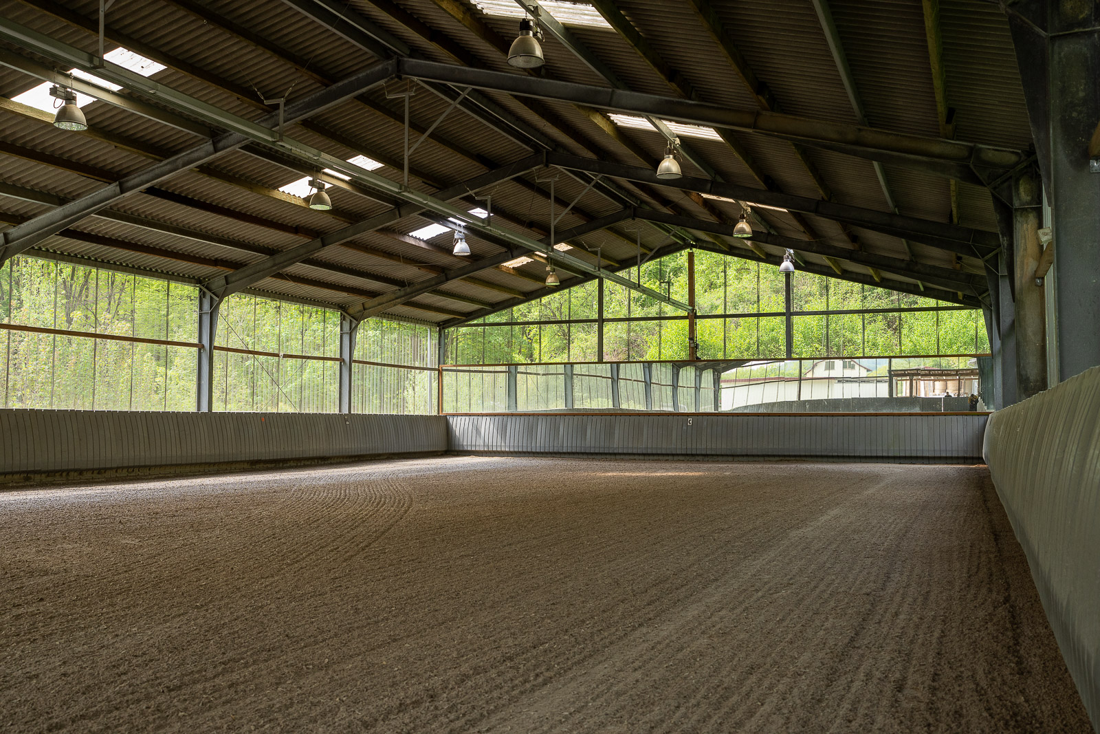 Reitanlage in Alleinlage bei St.Wendel zu verkaufen – fast 15 Hektar Land im Eigentum!
