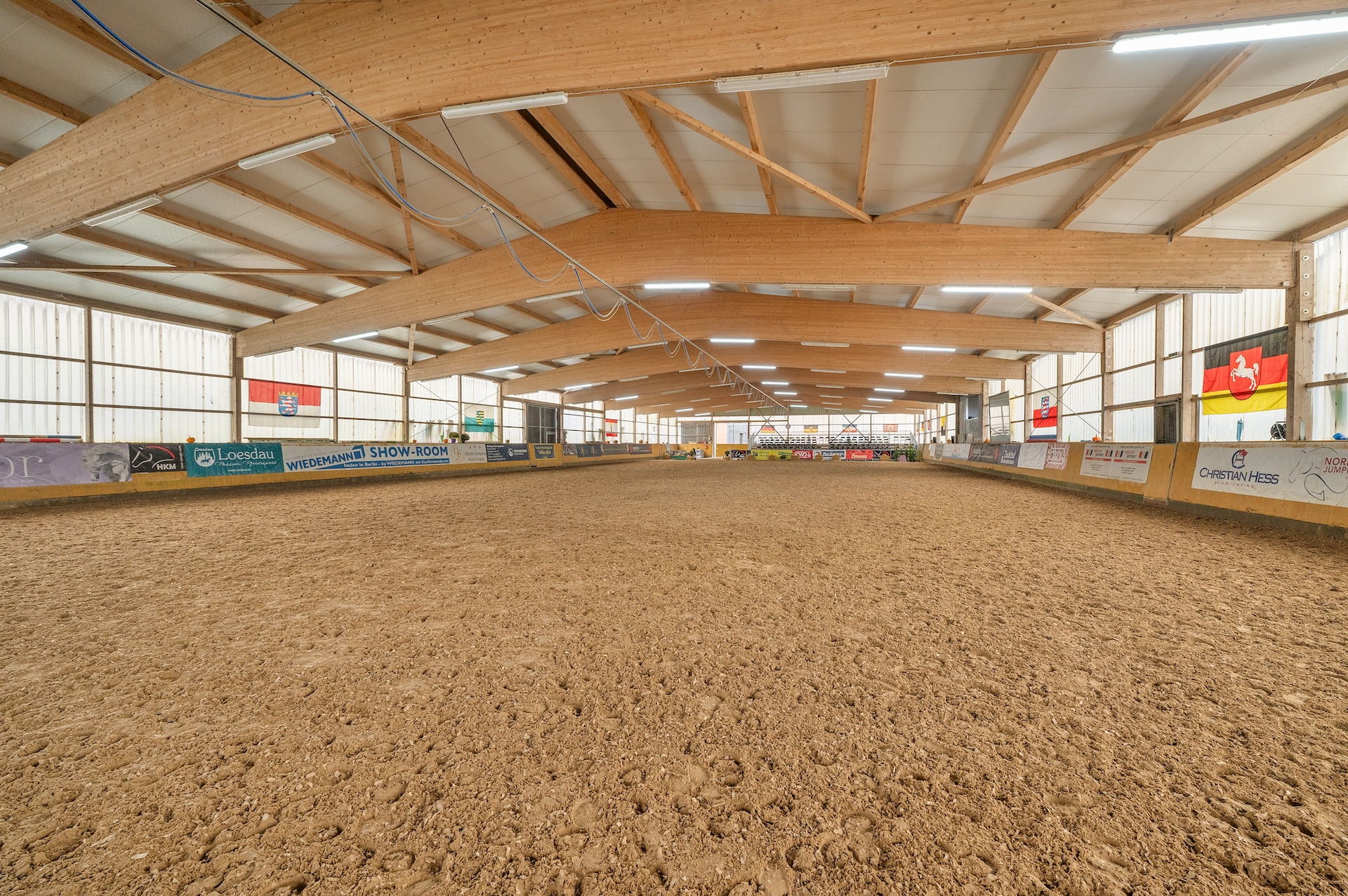 Reitanlage bei Berlin zu verkaufen – Platz für knapp 100 Pferde im Landkreis Havelland Schönwalde-Glien!