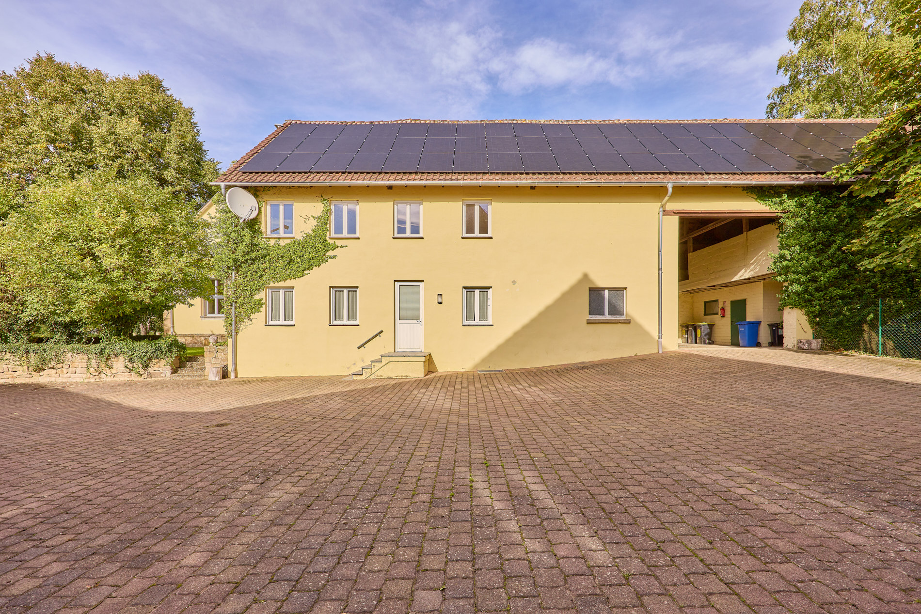 Schloss zu verkaufen in Rheinhessen mit eigener Reitanlage und Event-Location!
