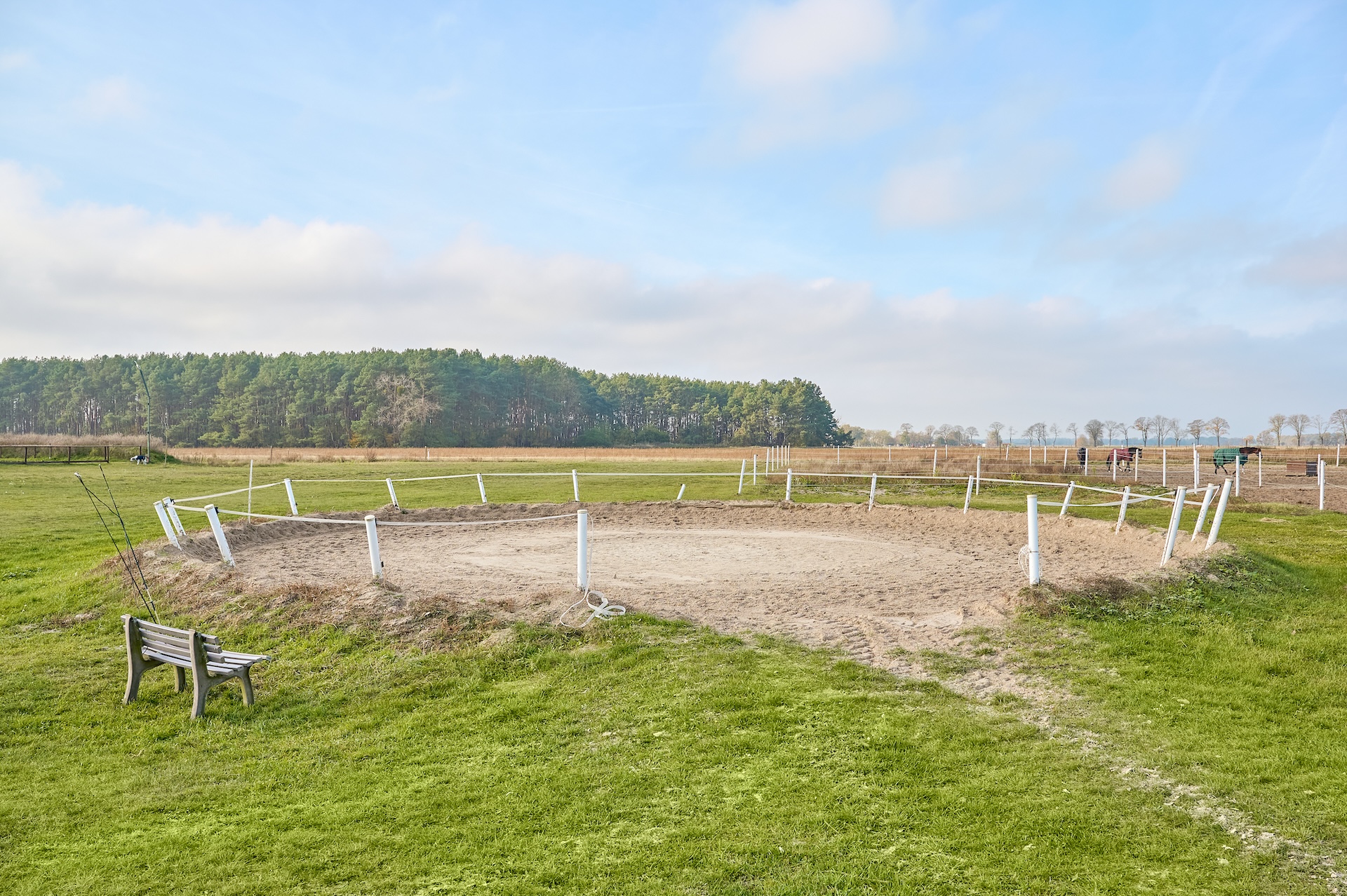 Reitanlage bei Berlin zu verkaufen – Platz für knapp 100 Pferde im Landkreis Havelland Schönwalde-Glien!