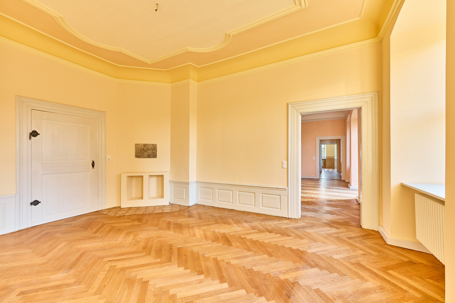 Schloss zu verkaufen in Rheinhessen mit eigener Reitanlage und Event-Location!