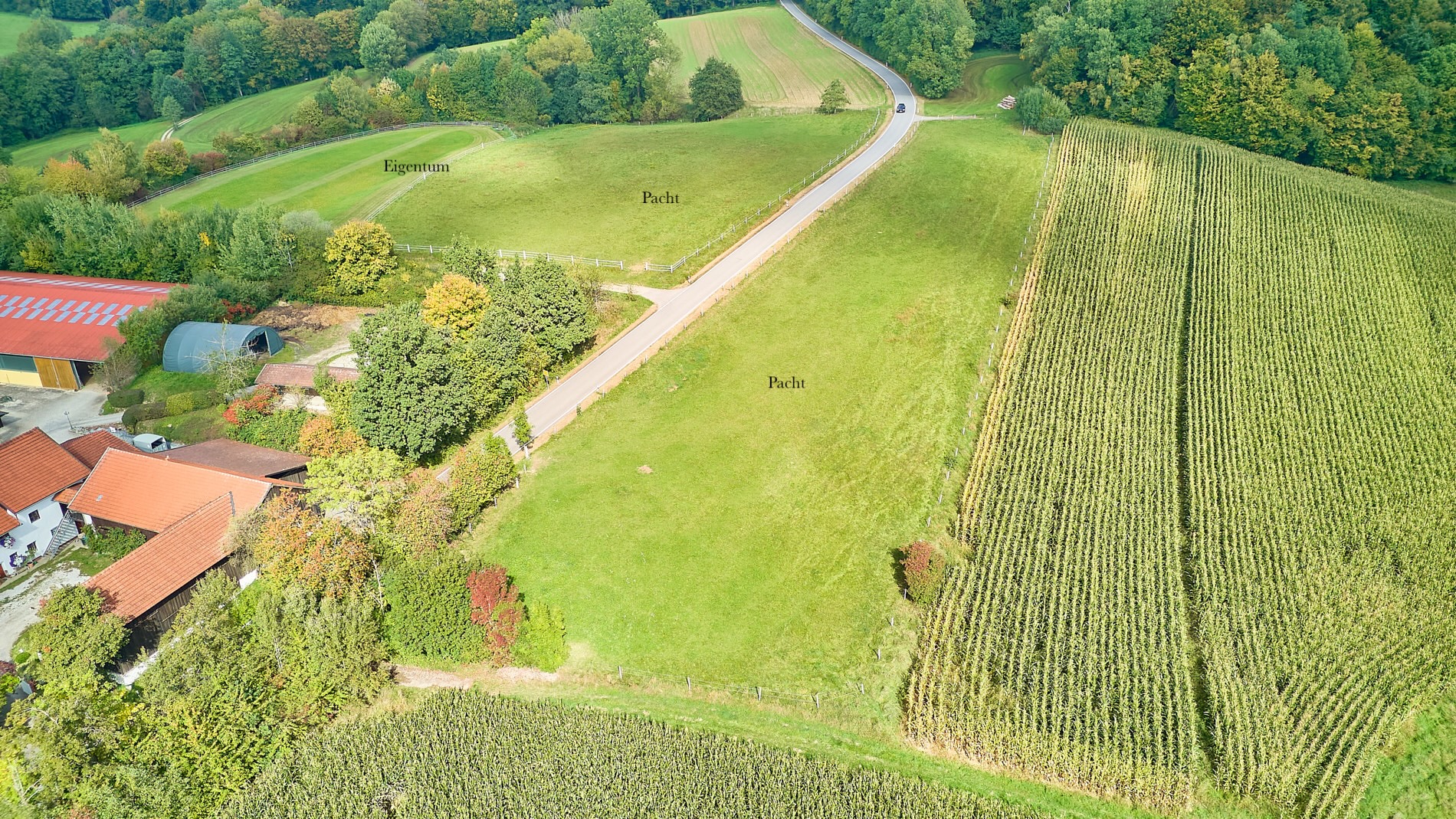 Landhaus in Bayern mit hochwertiger & privat genutzter Reitanlage inklusive Reithalle!