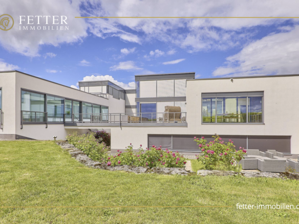 Luxuriöse Villa mit Reitanlage in der Nähe von Fulda in Hessen – Wellness, Reitsport & Lebensgefühl inklusive!