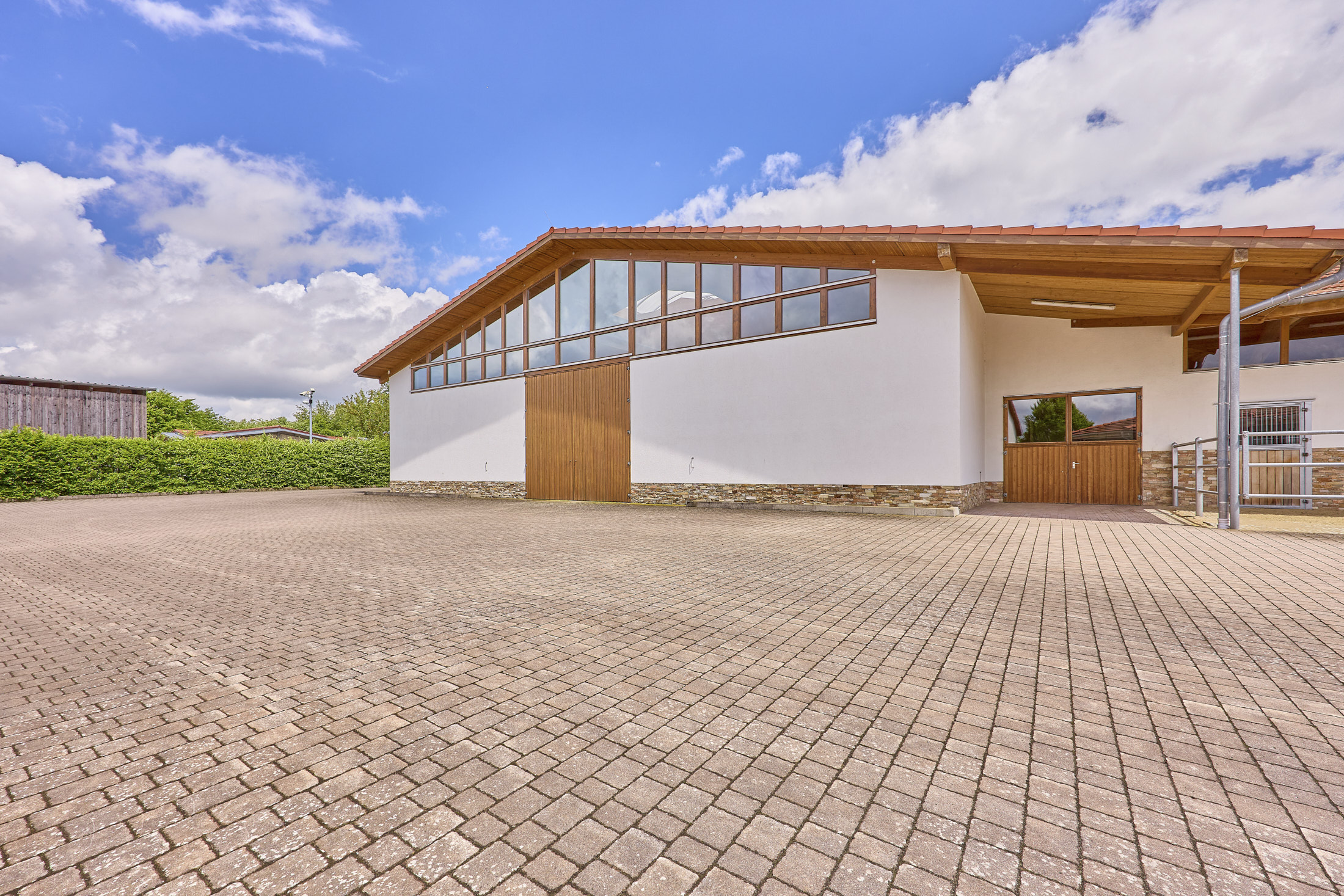 Luxuriöse Villa mit Reitanlage in der Nähe von Fulda in Hessen – Wellness, Reitsport & Lebensgefühl inklusive!