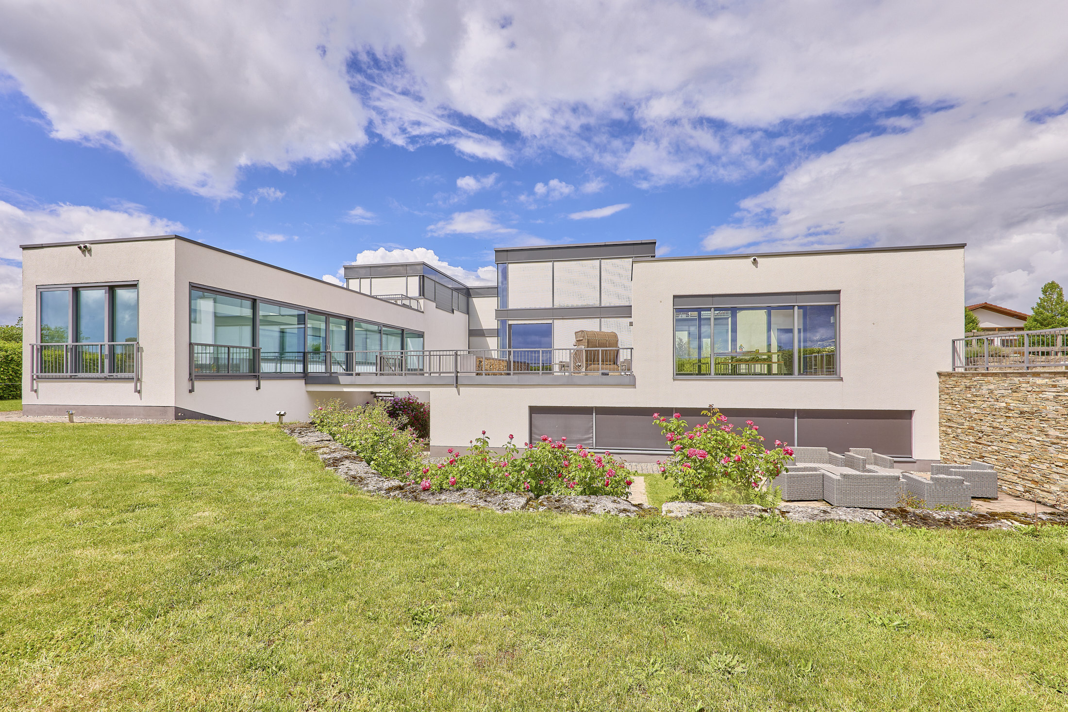 Luxuriöse Villa mit Reitanlage in der Nähe von Fulda in Hessen – Wellness, Reitsport & Lebensgefühl inklusive!