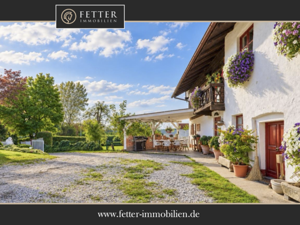 Pferdehof in Niederbayern inklusive Reithalle, schickem Landhaus und beheiztem Pool!