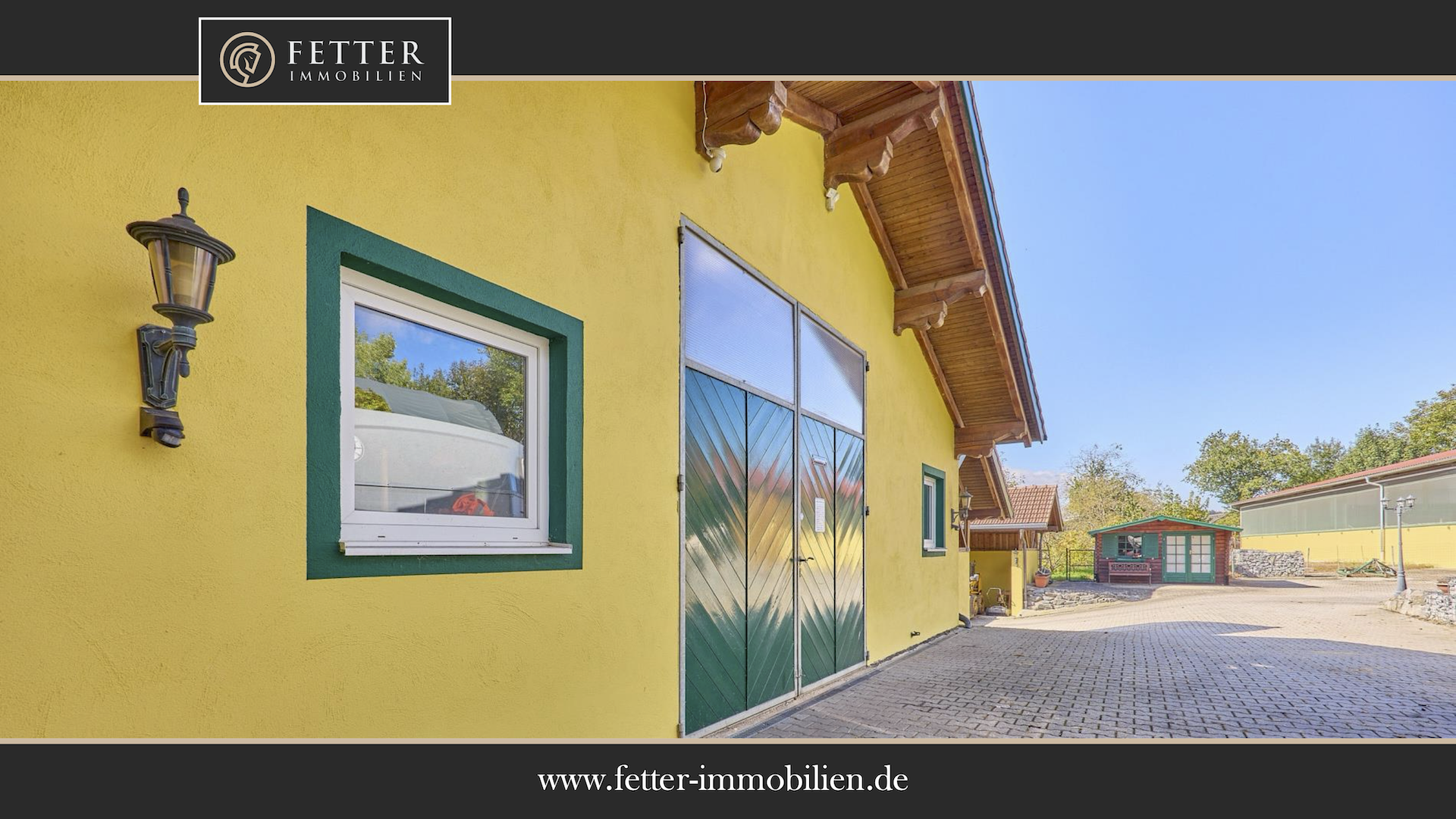 Pferdehof in Niederbayern inklusive Reithalle, schickem Landhaus und beheiztem Pool!