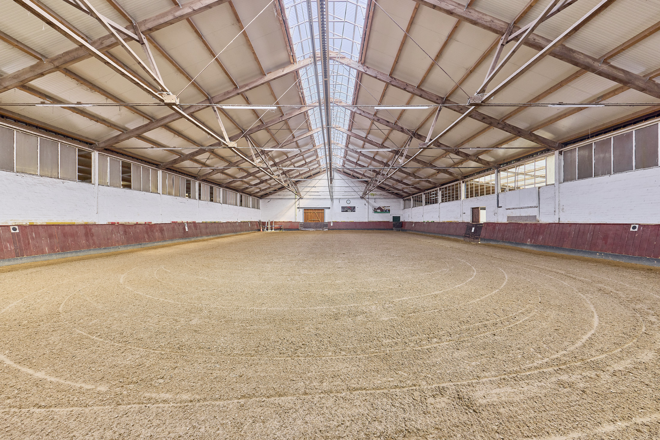 Reitanlage in Niedersachsen zu verkaufen auf ca. 3 Hektar Grundstücksfläche – bereits umfangreich saniert!