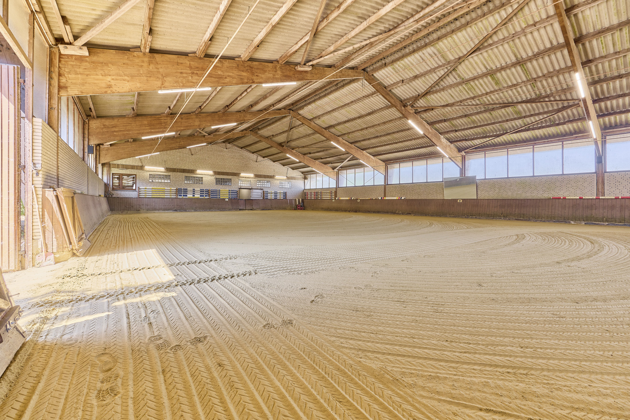 Reitanlage in NRW Nähe Münster zu verkaufen – Modernes Landhaus, Reithalle, Springplatz und Boxen für 33 Pferde!