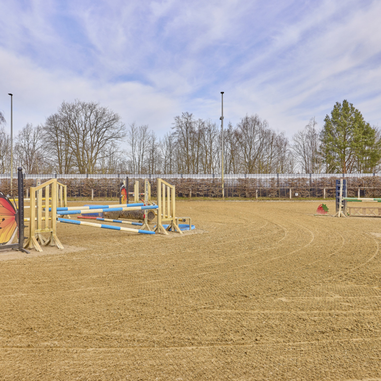 Reitanlage in Niedersachsen zu verkaufen auf ca. 3 Hektar Grundstücksfläche – bereits umfangreich saniert!