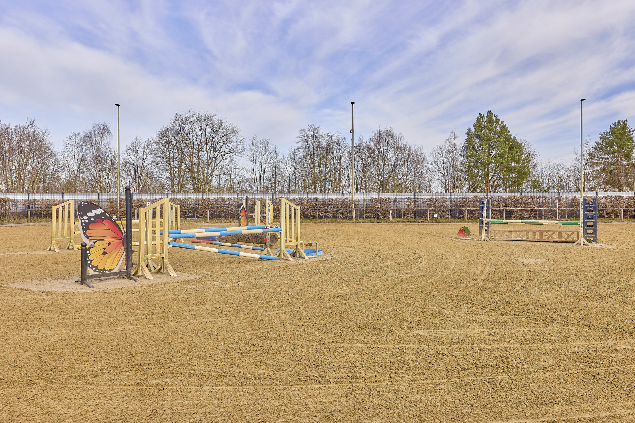 Reitanlage in Niedersachsen zu verkaufen auf ca. 3 Hektar Grundstücksfläche – bereits umfangreich saniert!