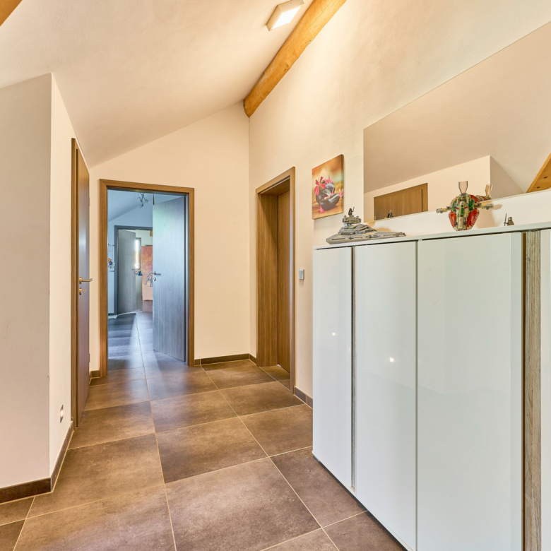 Reitanlage zu verkaufen in Hütschenhausen in Rheinland-Pfalz – stilvolles & energieeffizientes Wohnen inklusive!