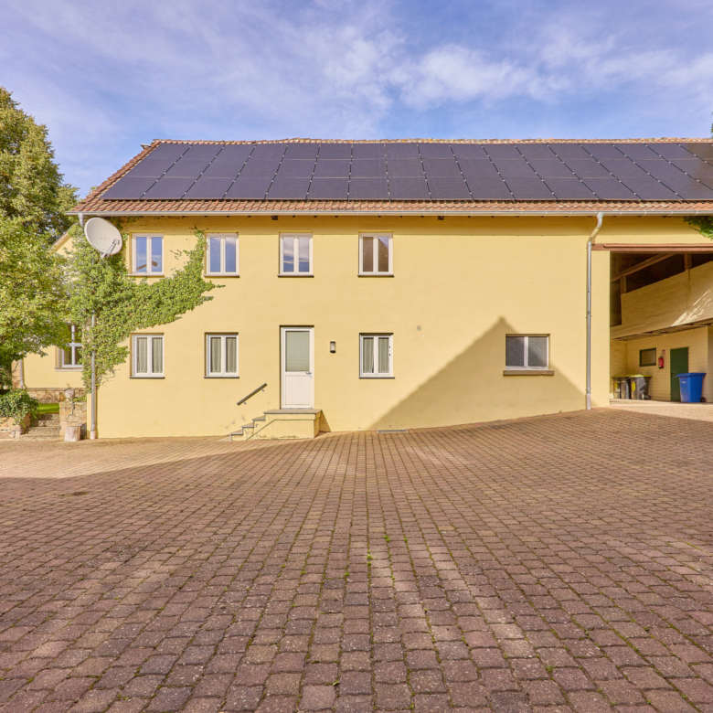Schloss zu verkaufen in Rheinhessen mit eigener Reitanlage und Event-Location!