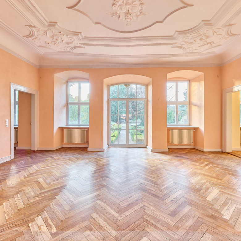Schloss zu verkaufen in Rheinhessen mit eigener Reitanlage und Event-Location!