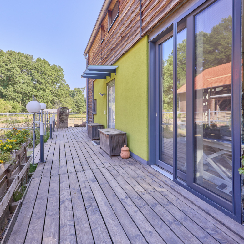 Pferdehof kaufen in Enkenbach-Alsenborn – mit neuwertigem Wohnhaus in idyllischer Lage & Platz zur privaten Pferdehaltung!