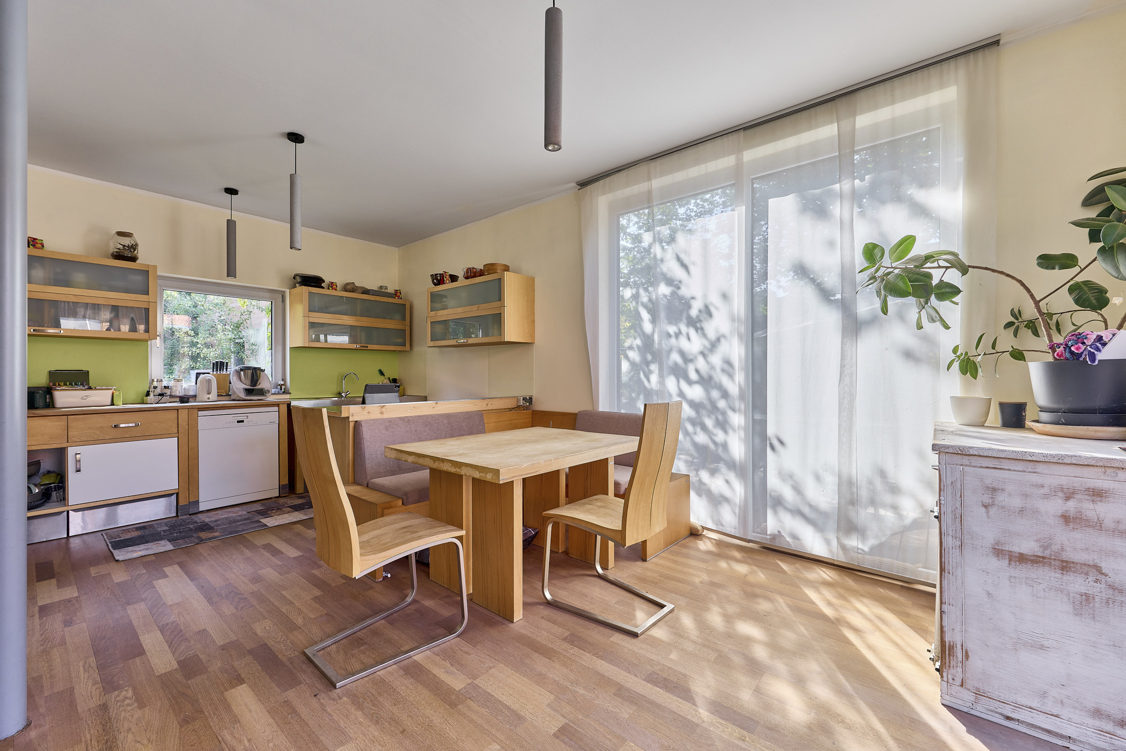 Pferdehof kaufen in Enkenbach-Alsenborn – mit neuwertigem Wohnhaus in idyllischer Lage & Platz zur privaten Pferdehaltung!