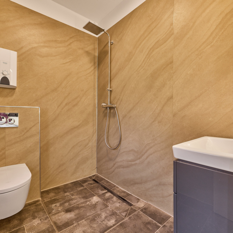 Pferdehof kaufen in Enkenbach-Alsenborn – mit neuwertigem Wohnhaus in idyllischer Lage & Platz zur privaten Pferdehaltung!