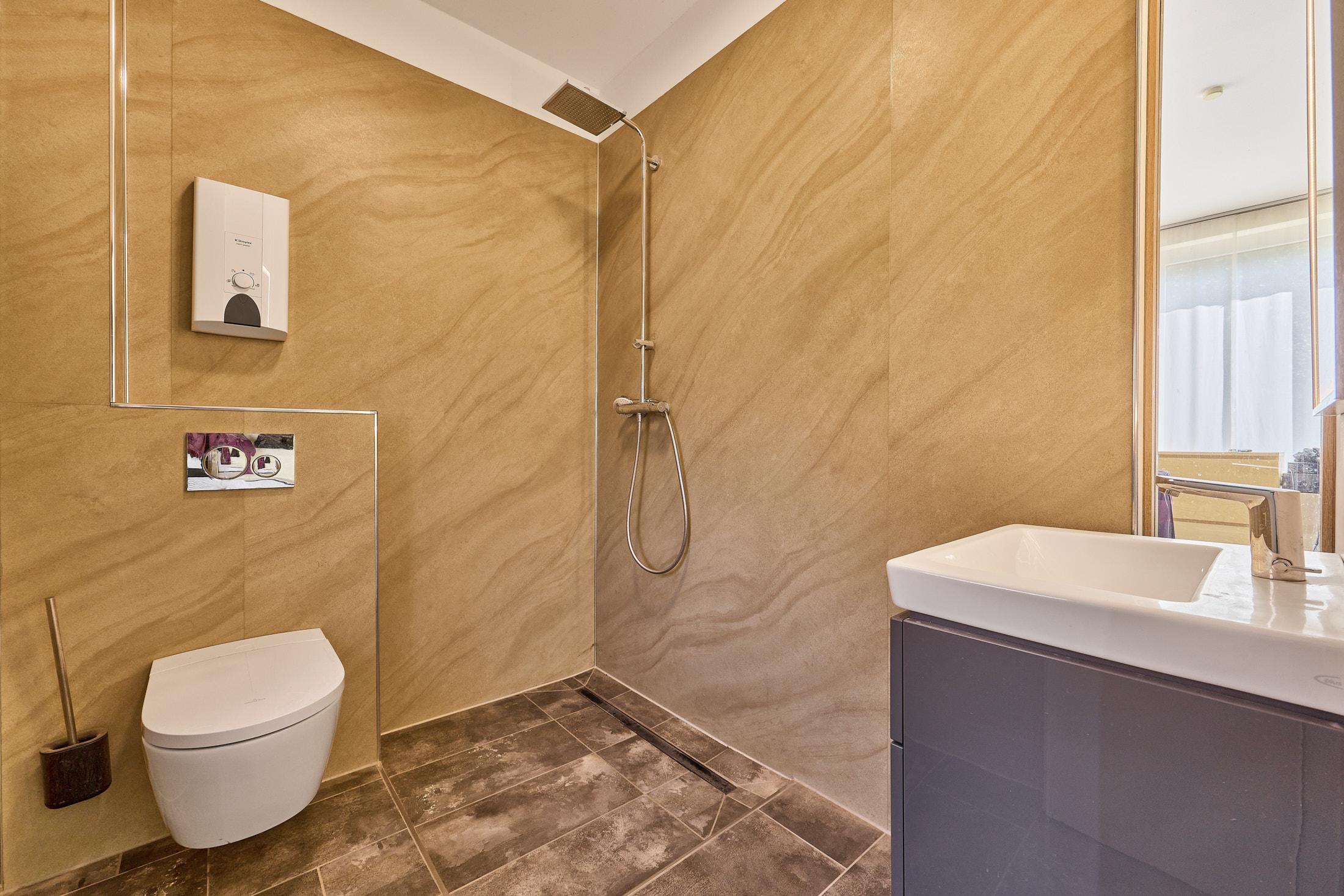 Pferdehof kaufen in Enkenbach-Alsenborn – mit neuwertigem Wohnhaus in idyllischer Lage & Platz zur privaten Pferdehaltung!