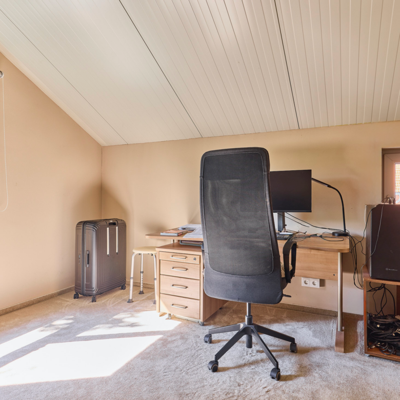 Pferdehof kaufen in Enkenbach-Alsenborn – mit neuwertigem Wohnhaus in idyllischer Lage & Platz zur privaten Pferdehaltung!