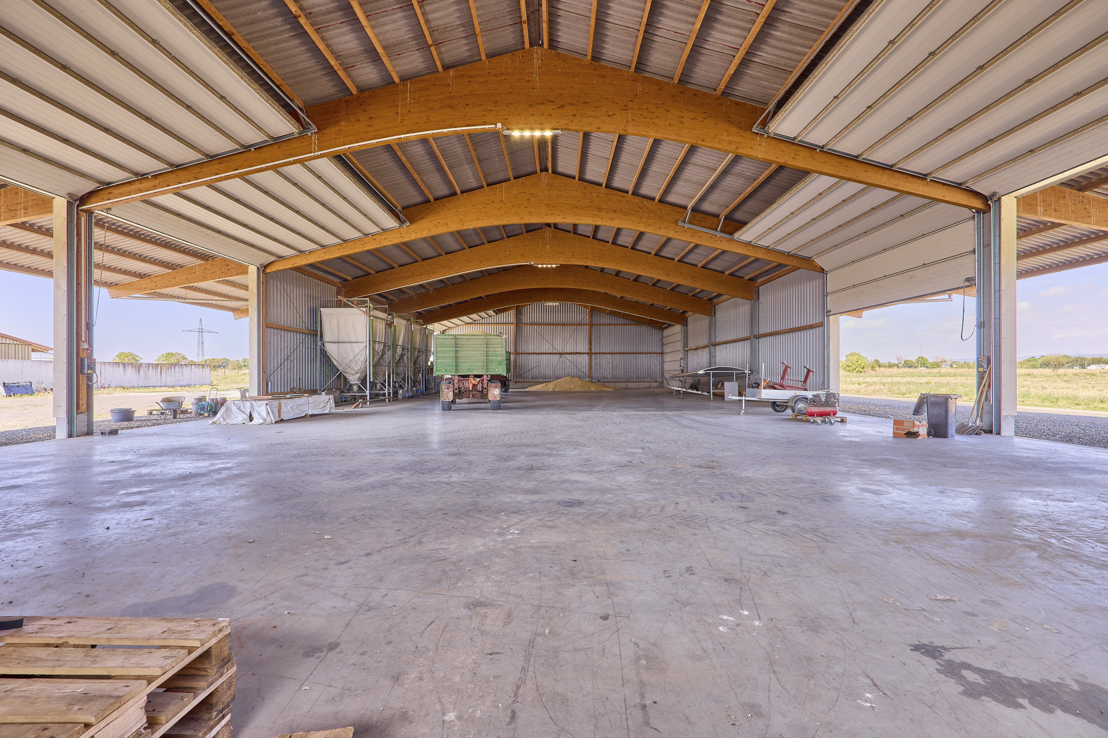 Anwesen in Wiesbaden in Alleinlage – Landwirtschaftlicher Betrieb mit großzügigem Doppelhaus!