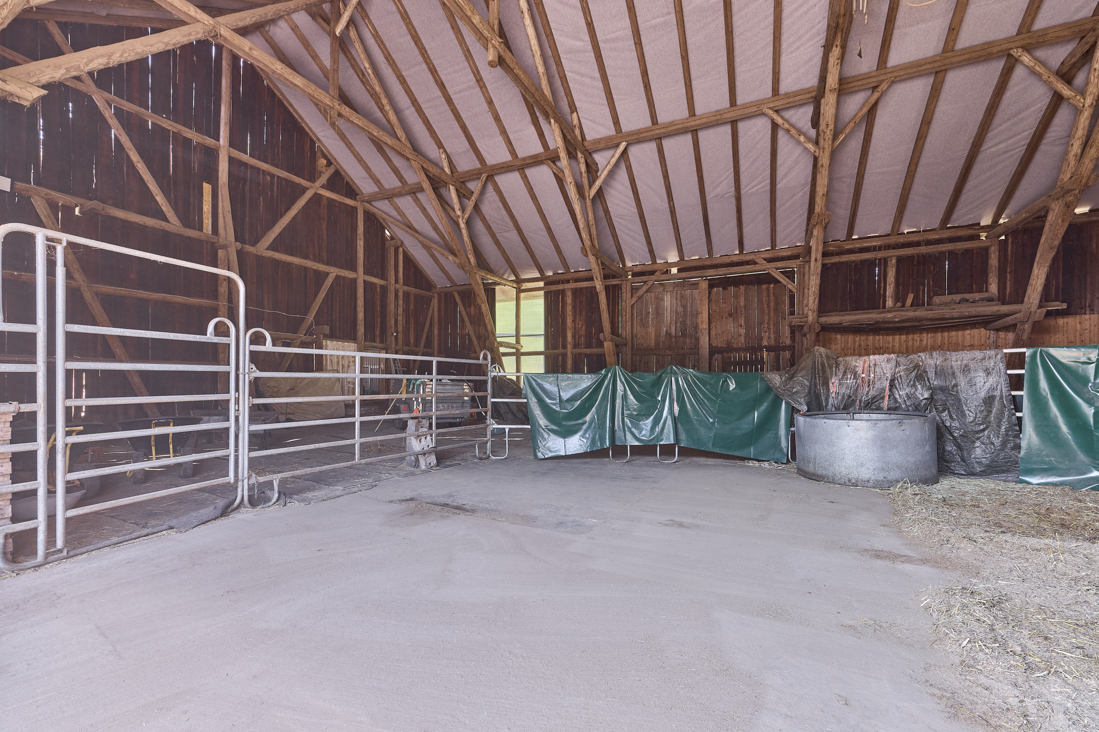 Pferdehof kaufen in Enkenbach-Alsenborn – mit neuwertigem Wohnhaus in idyllischer Lage & Platz zur privaten Pferdehaltung!