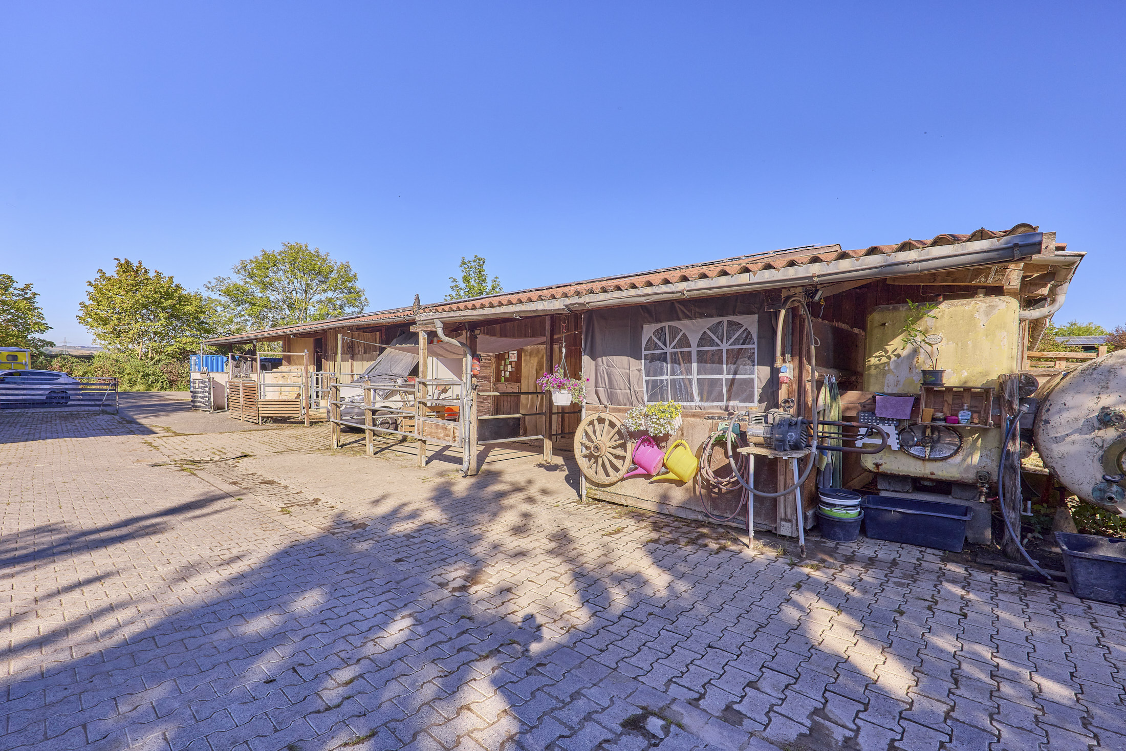Pferdehof im Landkreis Mainz-Bingen zu verkaufen – in attraktiver Lage von Lörzweiler!